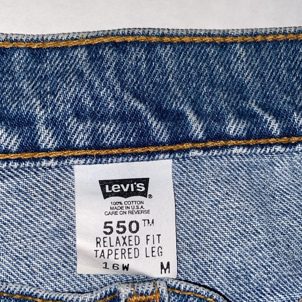 Vintage Levi’s Women’s Size 16W M Relaxed Fit Tapered Leg Blue Jeans - Picture 9 of 9